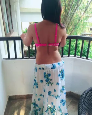 Aastha Noida Sector 17 Call Girl Low Price
