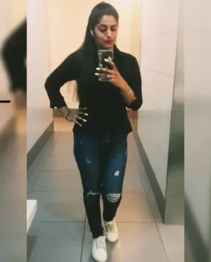 Ishita New Delhi Call Girl Low Price
