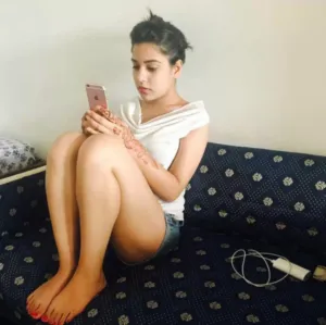 Call Girl Sonia Noida Sector 40 Cheap Price