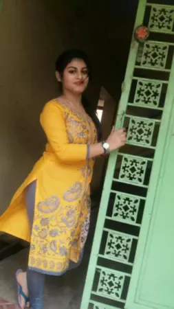 Cash Payment Call Girl Nidhi Noida Sector 154